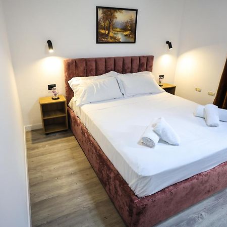 Vila Alizee Hotel Tirana Zewnętrze zdjęcie