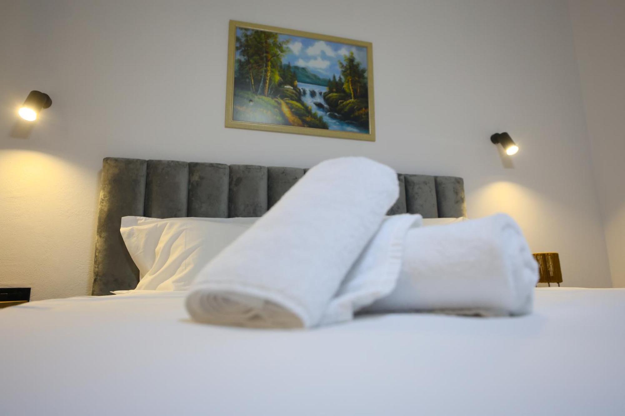 Vila Alizee Hotel Tirana Zewnętrze zdjęcie