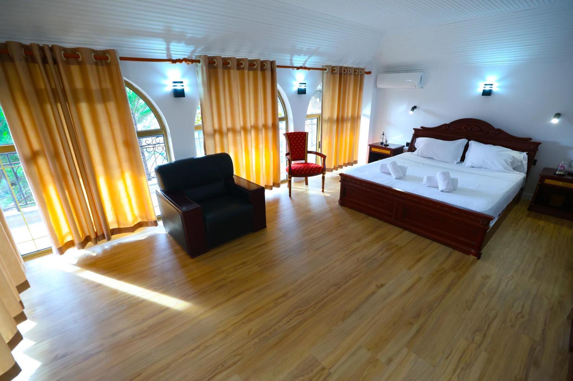 Vila Alizee Hotel Tirana Zewnętrze zdjęcie