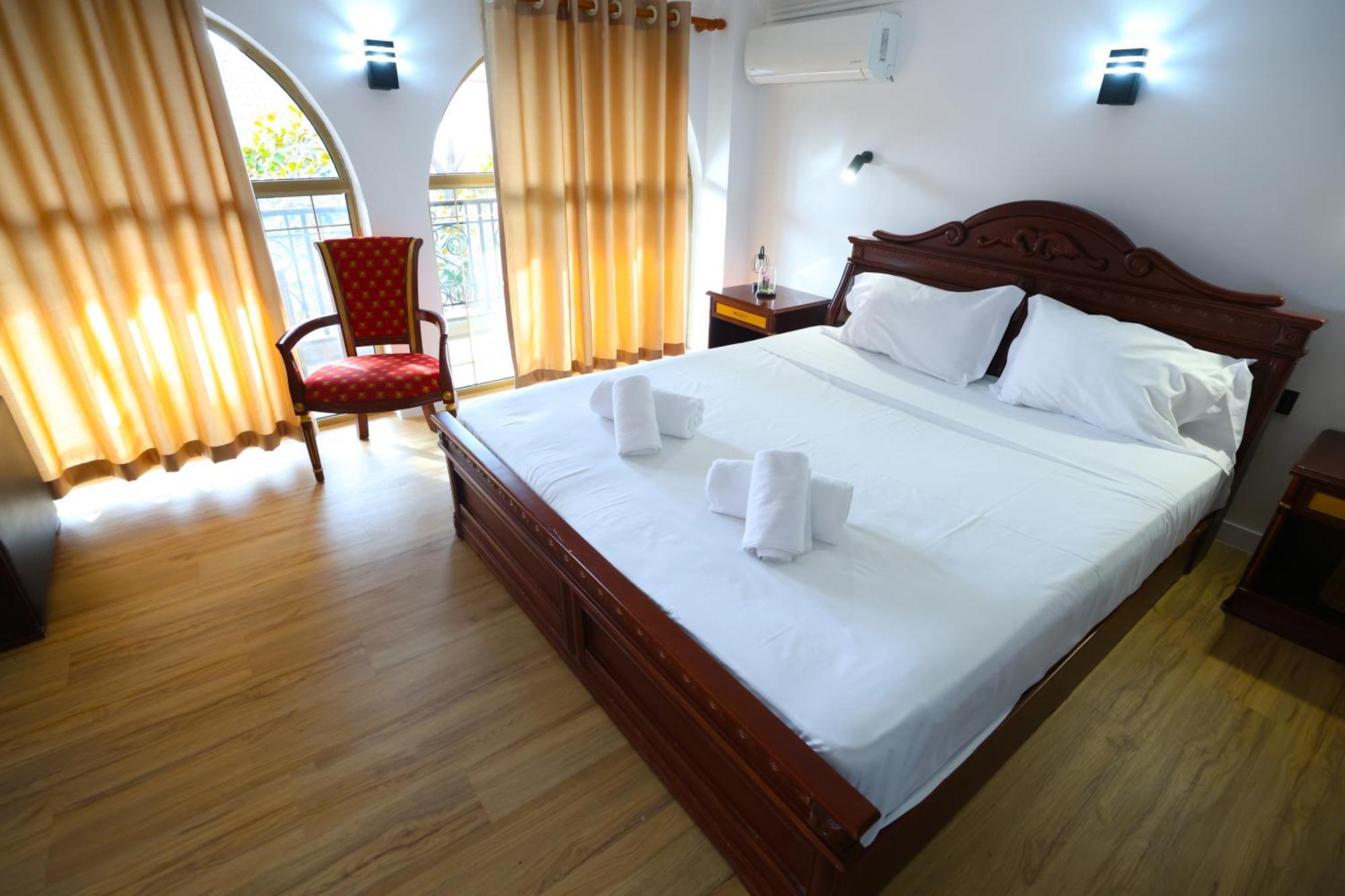 Vila Alizee Hotel Tirana Zewnętrze zdjęcie
