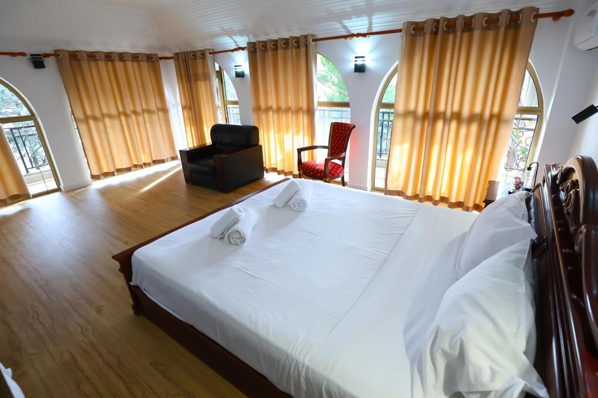 Vila Alizee Hotel Tirana Zewnętrze zdjęcie