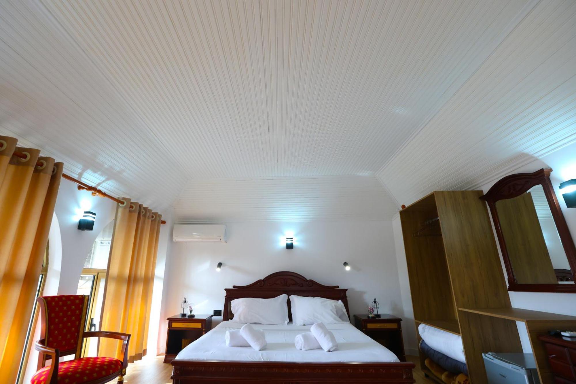 Vila Alizee Hotel Tirana Zewnętrze zdjęcie