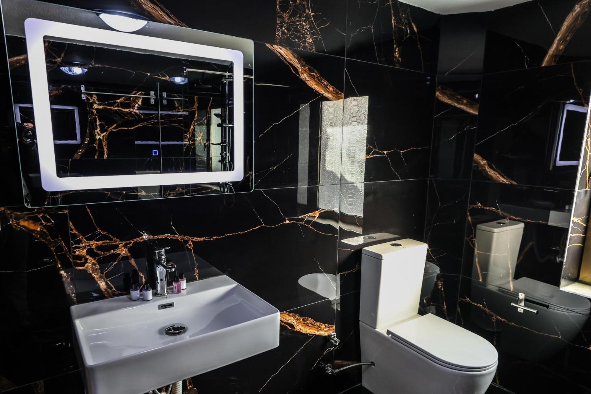 Vila Alizee Hotel Tirana Zewnętrze zdjęcie