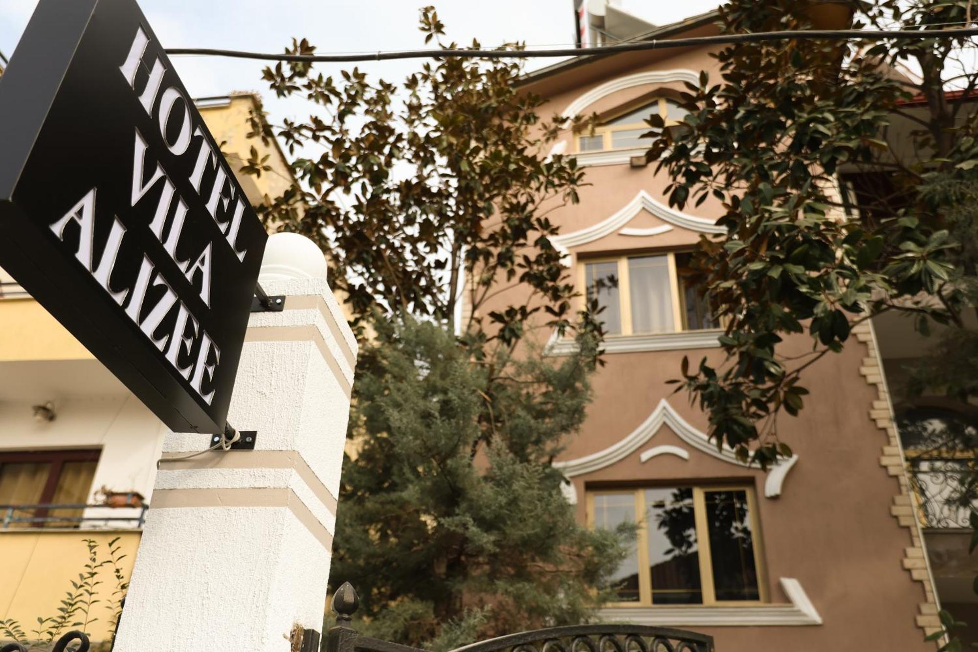 Vila Alizee Hotel Tirana Zewnętrze zdjęcie