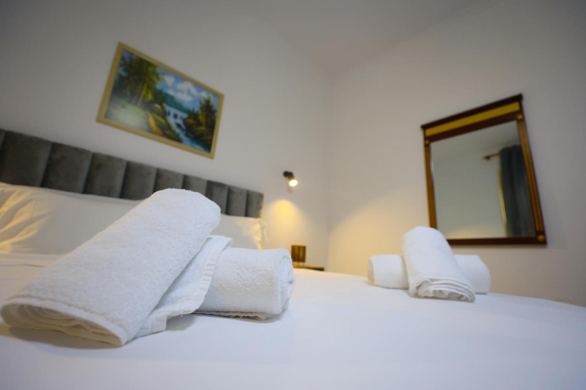 Vila Alizee Hotel Tirana Zewnętrze zdjęcie