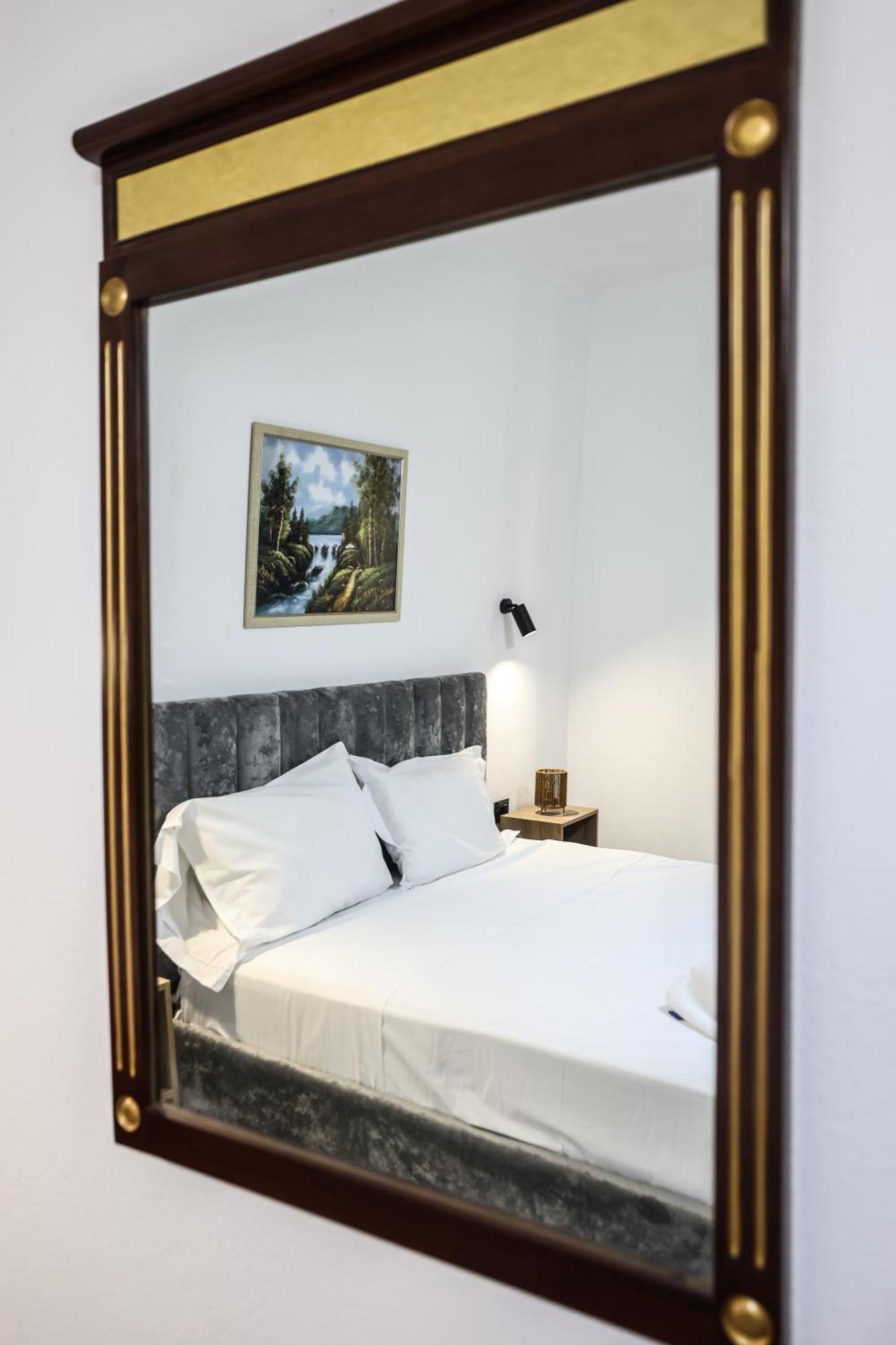 Vila Alizee Hotel Tirana Zewnętrze zdjęcie