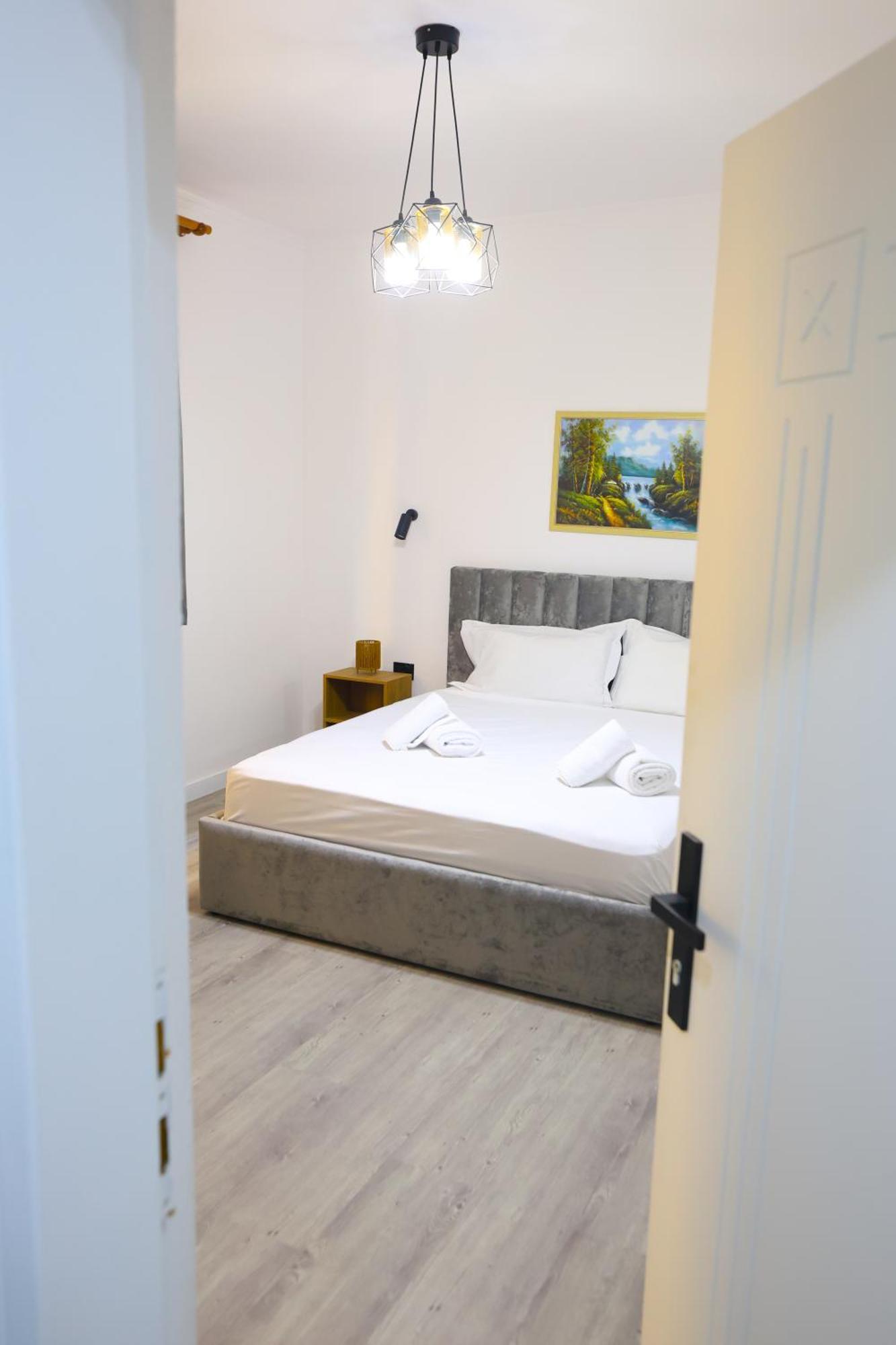Vila Alizee Hotel Tirana Zewnętrze zdjęcie