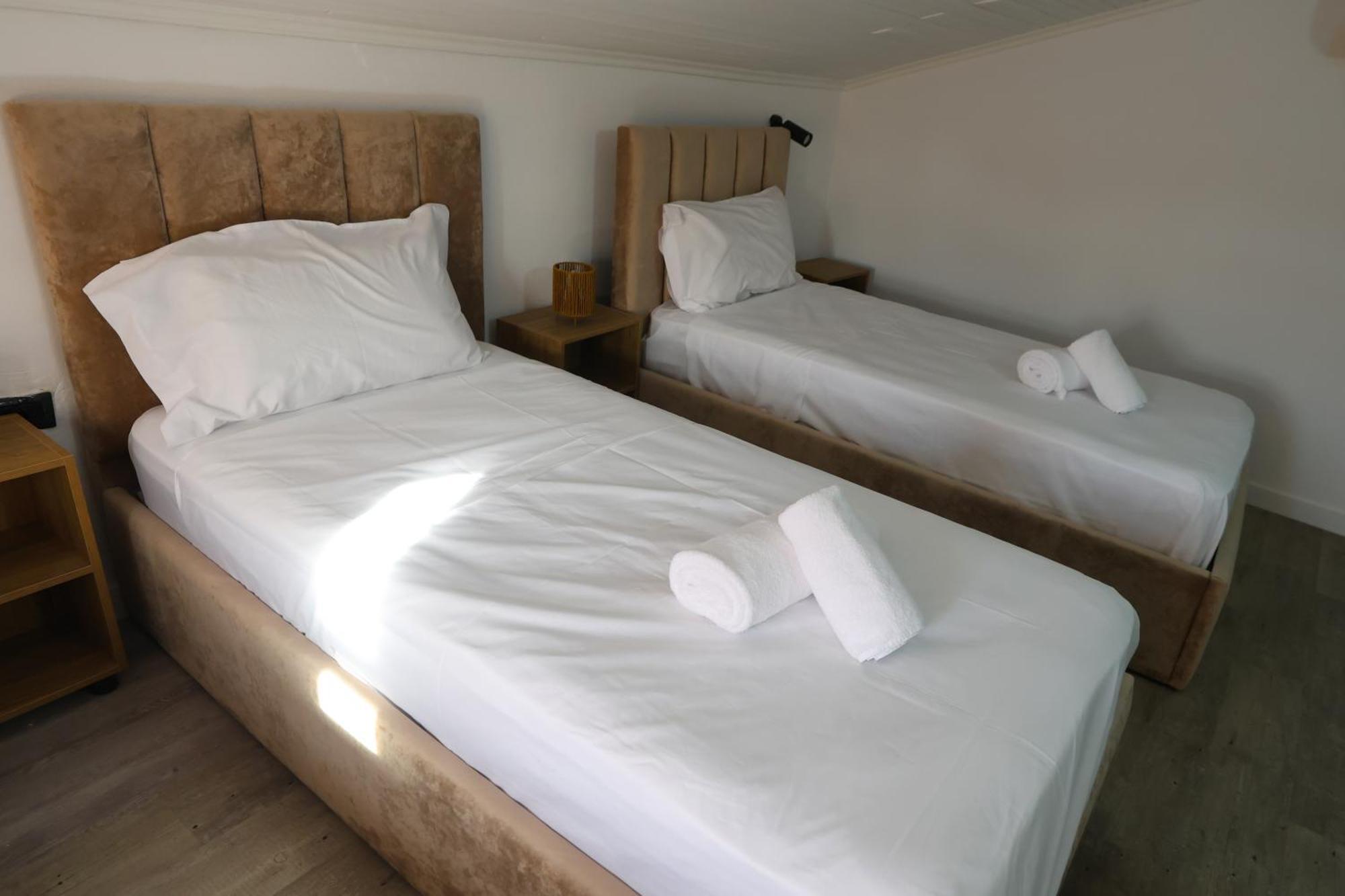 Vila Alizee Hotel Tirana Zewnętrze zdjęcie
